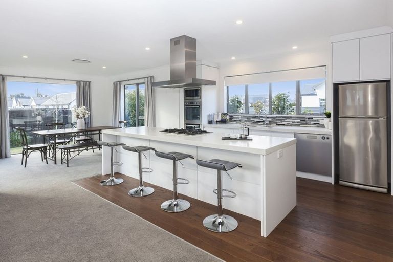 Photo of property in 29 Waterstock Way, Parklands, Christchurch, 8083