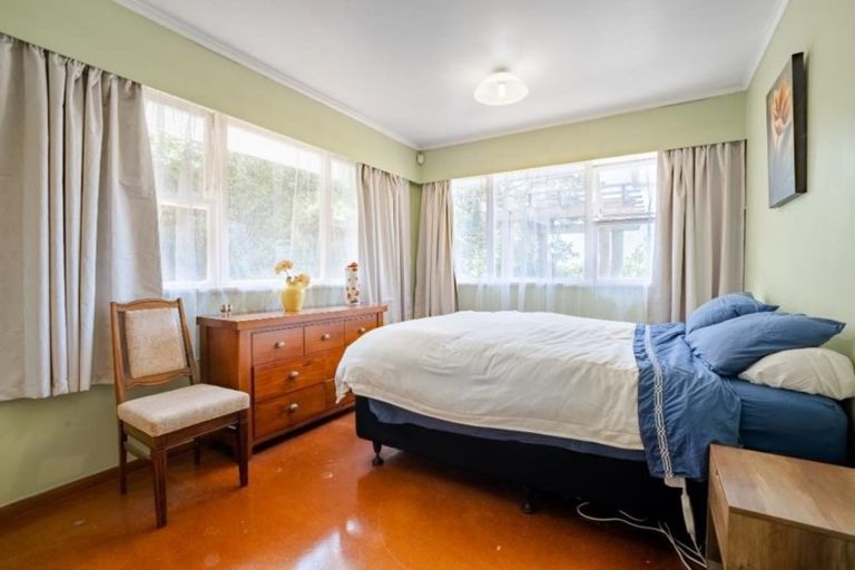 Photo of property in 453 Scenic Drive, Waiatarua, Auckland, 0612