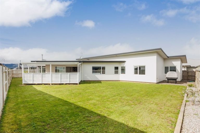 Photo of property in 4 Stratford Court, Fitzherbert, Palmerston North, 4410