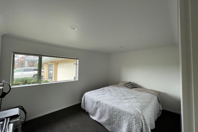 Photo of property in 14 Hagen Close, Golflands, Auckland, 2013