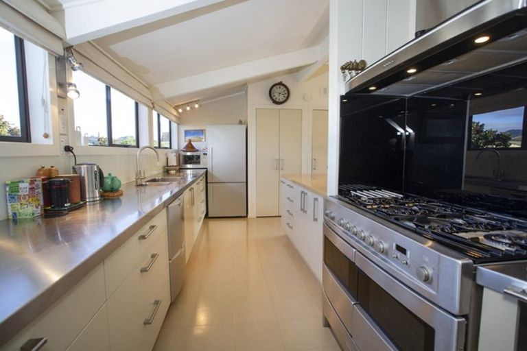 Photo of property in 614 Harbour View Road, Whangamata, 3620