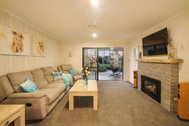 Photo of property in 12 Church View Road, Waiau Pa, Pukekohe, 2679