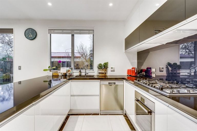 Photo of property in 1 Westpark Drive, Burnside, Christchurch, 8053