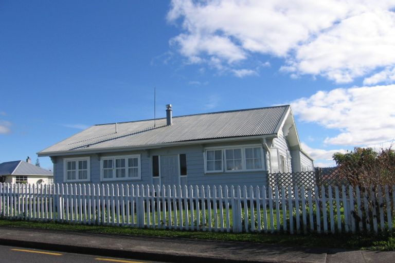 Photo of property in 14 Albert Street, Kawakawa, 0210