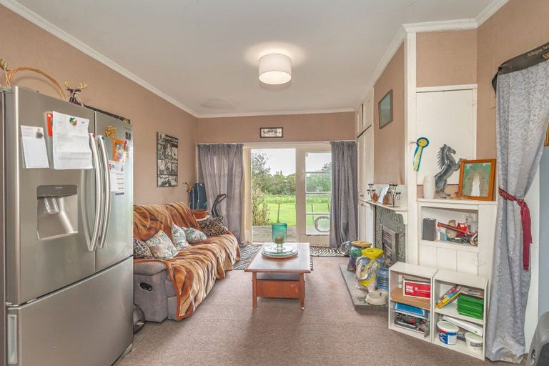 Photo of property in 156 Arapaepae Road, Levin, 5510