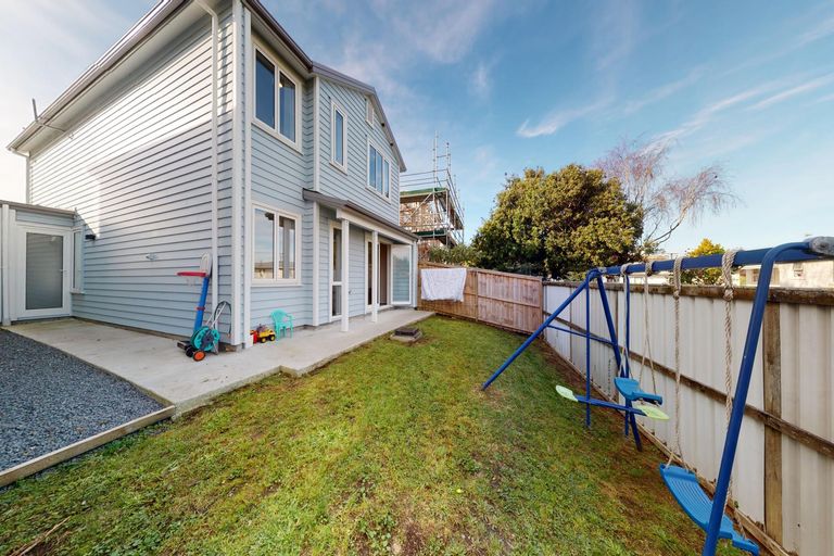 Photo of property in 23 Stitchbird Crescent, Papakura, 2110