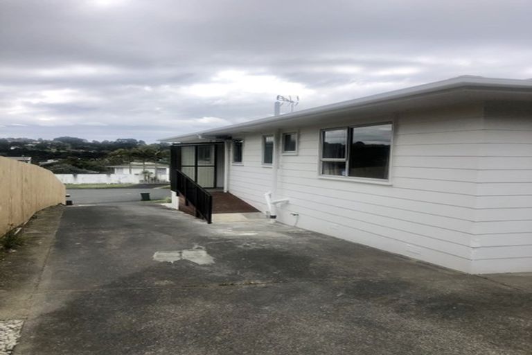 Photo of property in 1/7 Classic Grove, Bayview, Auckland, 0629