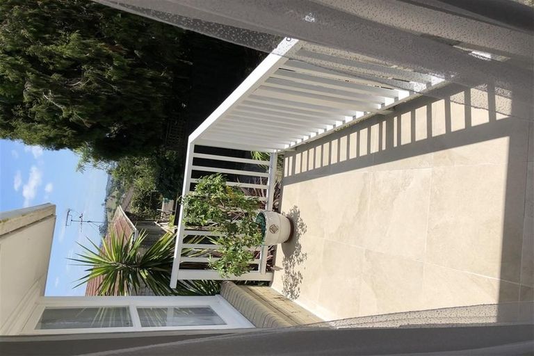 Photo of property in 35a Bradbury Road, Botany Downs, Auckland, 2010