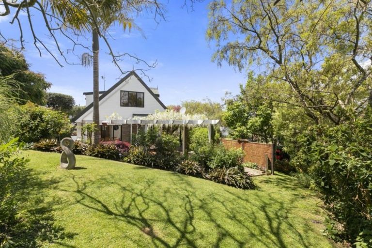 Photo of property in 17 Pokapu Place, Bethlehem, Tauranga, 3110