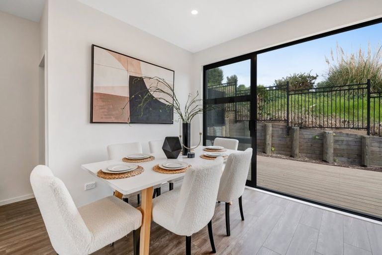 Photo of property in 12 Pleasant Way, Matakatia, Whangaparaoa, 0930