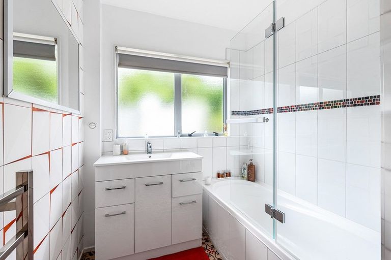 Photo of property in 2 Tainui Street, Raumati Beach, Paraparaumu, 5032