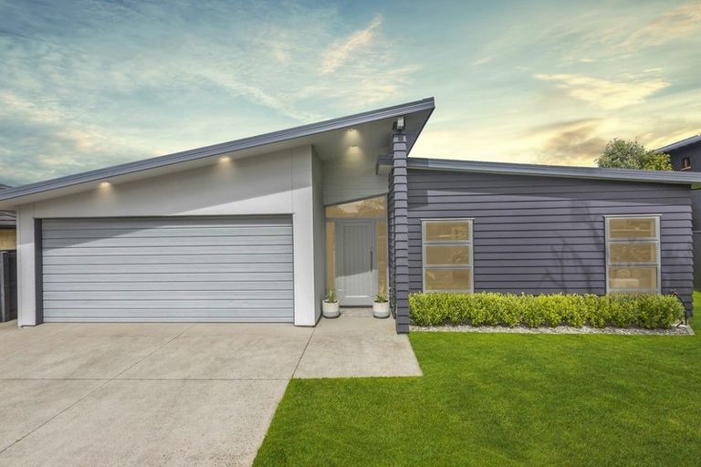 Photo of property in 21 Brentwood Street, Trentham, Upper Hutt, 5018