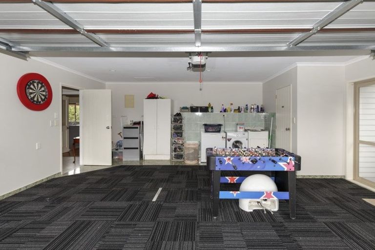 Photo of property in 81 Summerland Drive, Henderson, Auckland, 0612