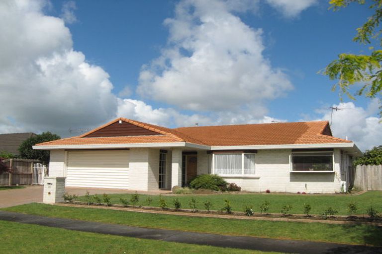 Photo of property in 32 Perotti Place, Conifer Grove, Takanini, 2112