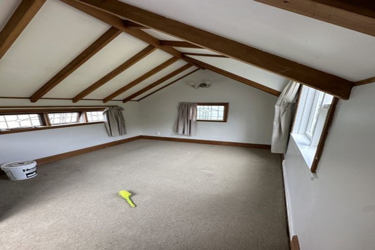 Photo of property in 43 Cornwall Road, Lyttelton, 8082