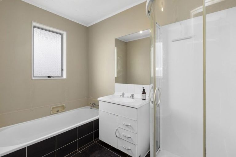 Photo of property in 6 Owaka Close, Kelson, Lower Hutt, 5010