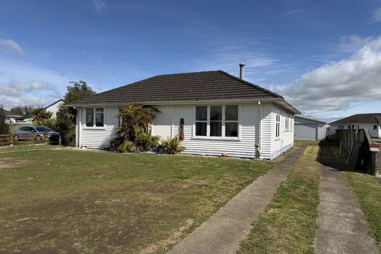 Photo of property in 16 Robertshawe Crescent, Dannevirke, 4930