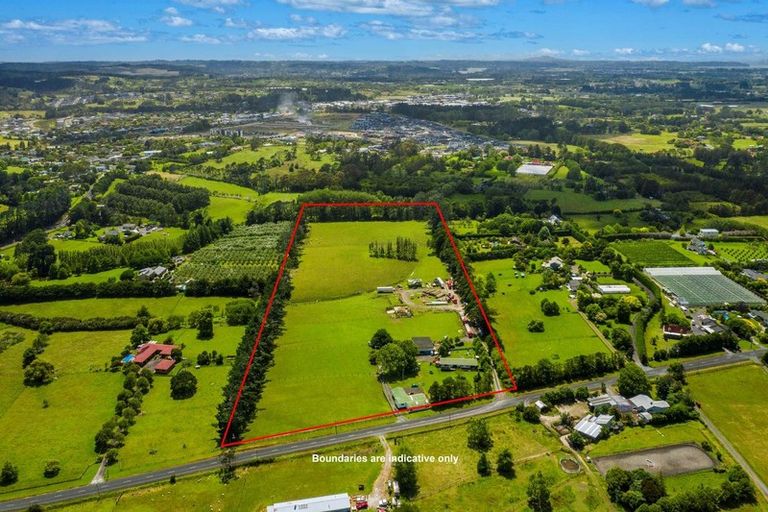 Photo of property in 43 Motu Road, Kumeu, 0891