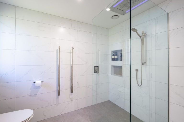 Photo of property in 293 Tukapa Street, Hurdon, New Plymouth, 4310