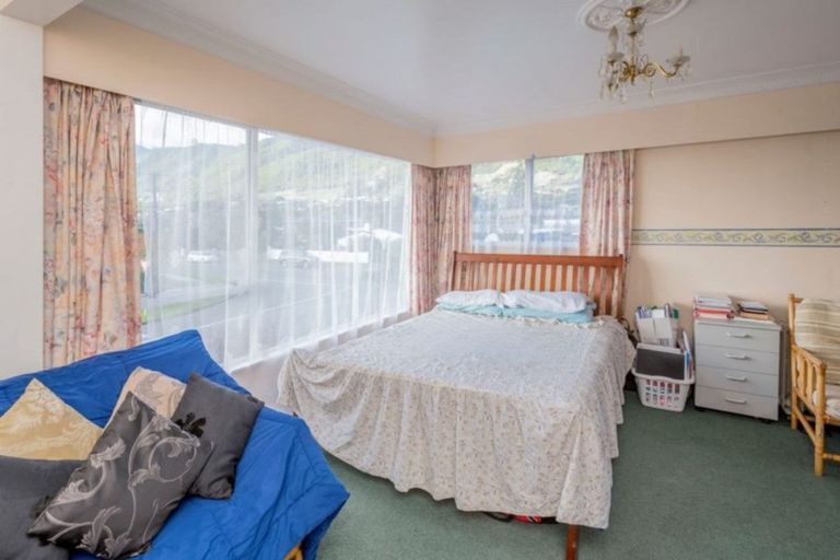 Photo of property in 2a Sylvan Avenue, Waikanae, 5036