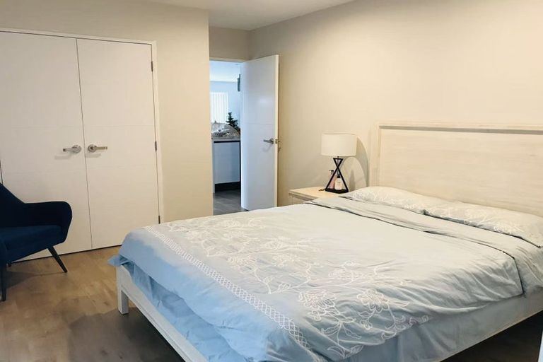 Photo of property in 499b East Coast Road, Murrays Bay, Auckland, 0630