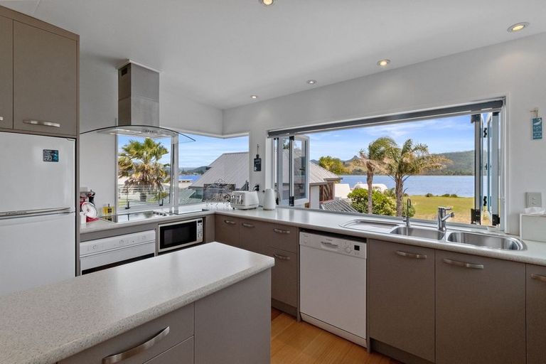 Photo of property in 140 Vista Paku, Pauanui, Hikuai, 3579