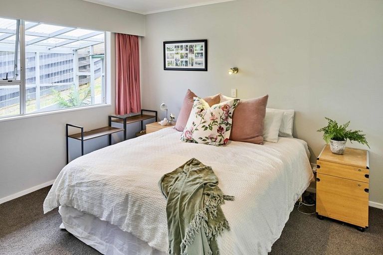 Photo of property in 17 Truro Road, Camborne, Porirua, 5026