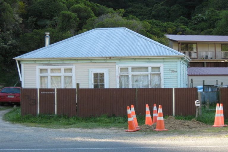 Photo of property in 63 Wairau Road, Picton, 7220