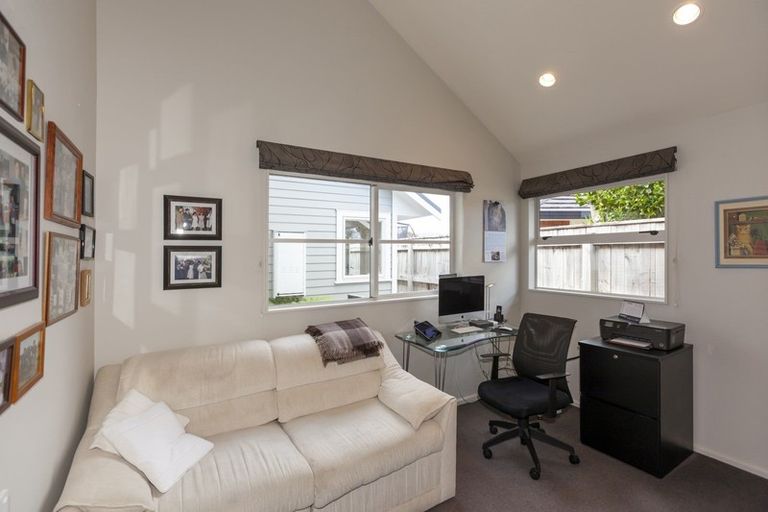 Photo of property in 37 Consort Close, Paraparaumu Beach, Paraparaumu, 5032