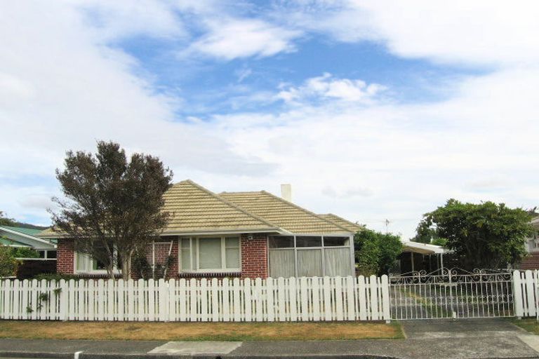 Photo of property in 21 Whirinaki Crescent, Heretaunga, Upper Hutt, 5018