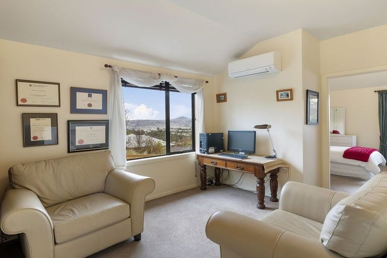 Photo of property in 6 Gowan Close, Shiel Hill, Dunedin, 9013