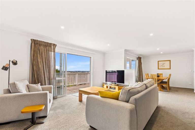 Photo of property in 22a Raelene Place, Massey, Auckland, 0614