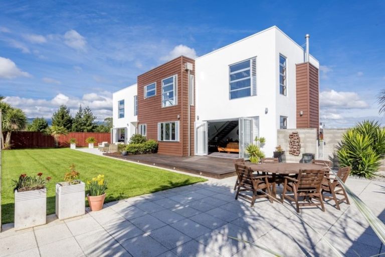 Photo of property in 24 Okarito Avenue, Levin, 5510