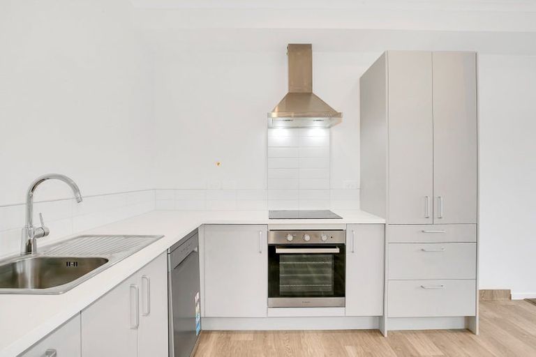 Photo of property in 1/500 Te Atatu Road, Te Atatu Peninsula, Auckland, 0610