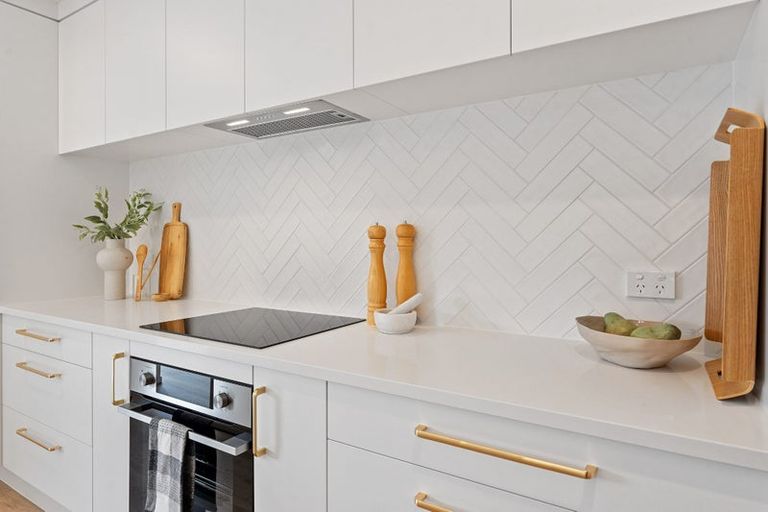 Photo of property in 2 Manatika Road, Karaka, Papakura, 2124