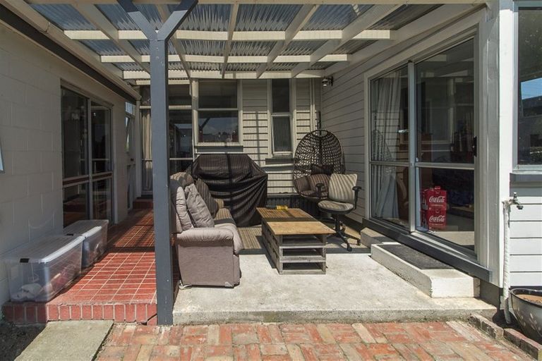 Photo of property in 10 Harris Street, Pleasant Point, 7903