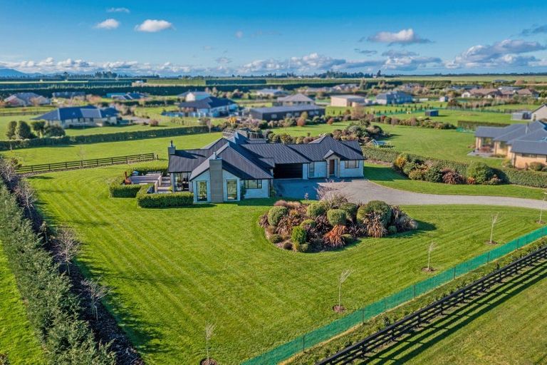 Photo of property in 14 Landsborough Drive, Darfield, 7571