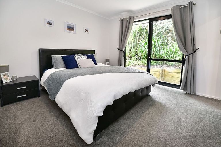 Photo of property in 35 St James Avenue, Helensville, 0800