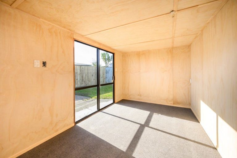 Photo of property in 9 Pinedale Parade, Milson, Palmerston North, 4414