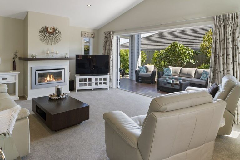 Photo of property in 8 John Sutton Place, Richmond, 7020