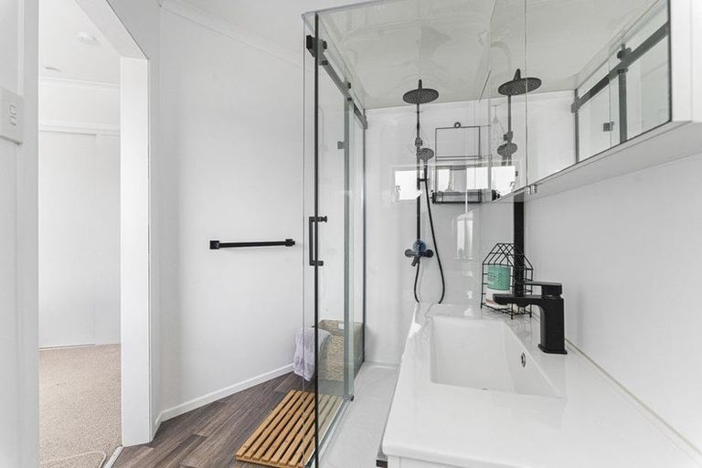 Photo of property in 6 Clearmont Crescent, Blagdon, New Plymouth, 4310