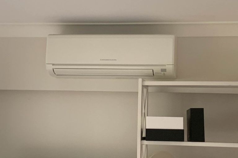 Photo of property in 19 Sartors Avenue, Northcross, Auckland, 0630