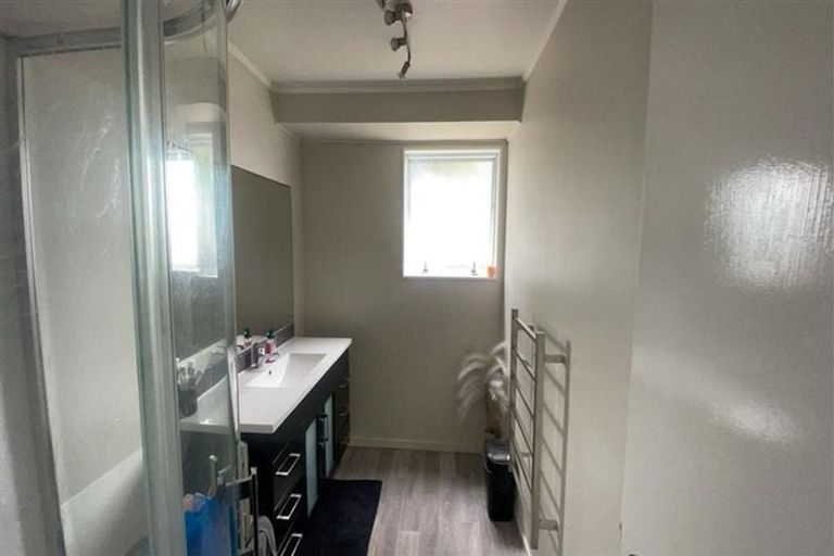 Photo of property in 2/4 Silver Creek Road, Weymouth, Auckland, 2103