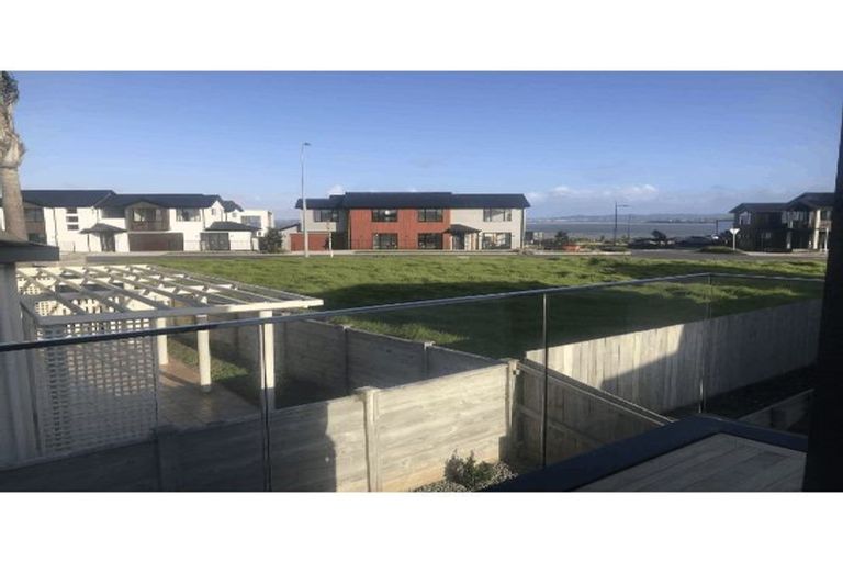 Photo of property in 9 Turret Lane, Hobsonville, Auckland, 0616