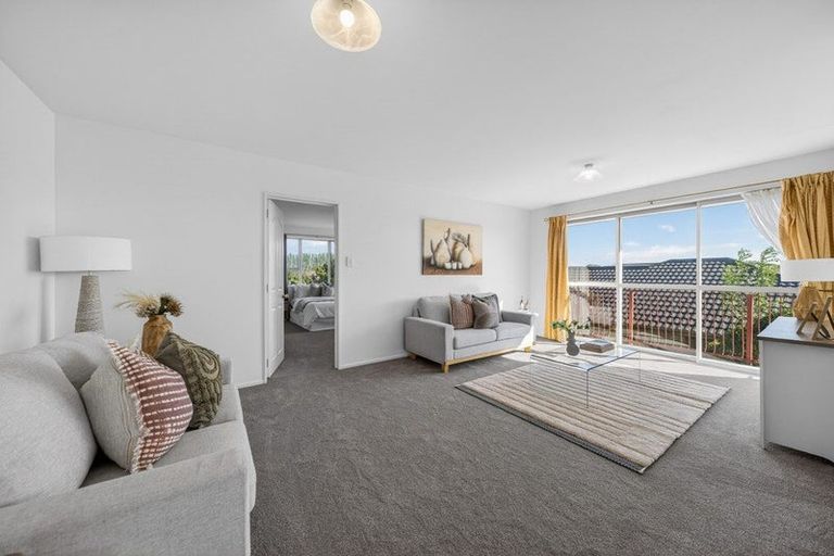 Photo of property in 31 Willowview Drive, Redwood, Christchurch, 8051