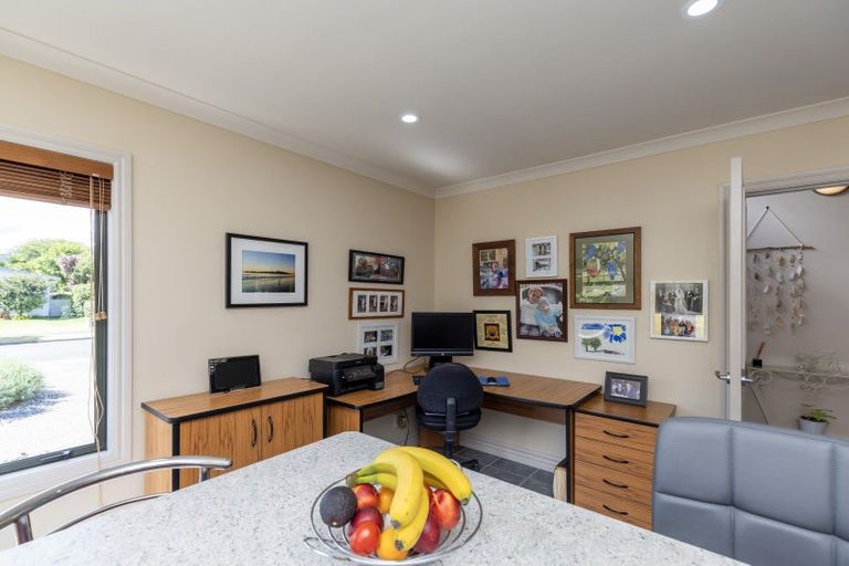 Photo of property in 14 San Priamo Place, Paraparaumu Beach, Paraparaumu, 5032