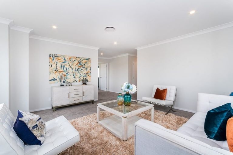 Photo of property in 9 Takurua Terrace, Orewa, 0931