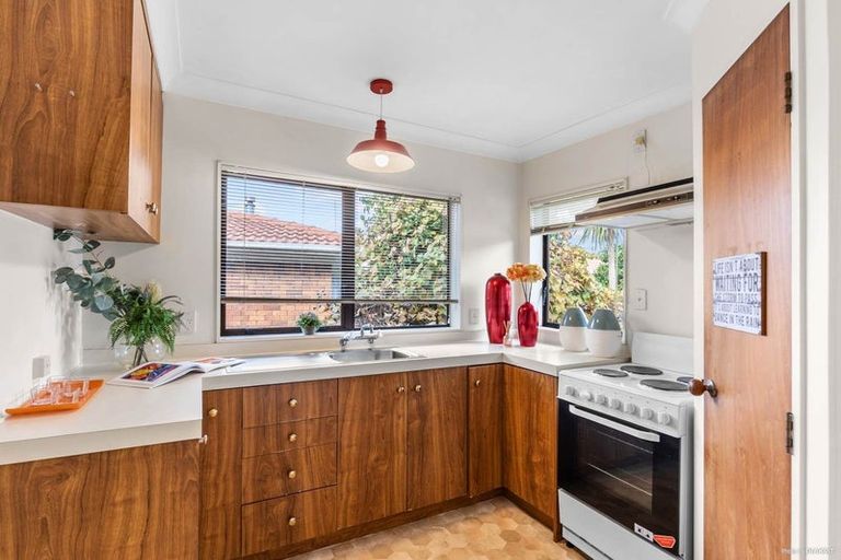 Photo of property in 1/8 Sunnypark Avenue, Rosehill, Papakura, 2113