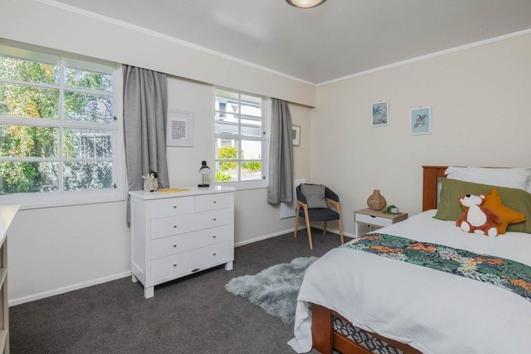 Photo of property in 11 Goddard Grove, Churton Park, Wellington, 6037