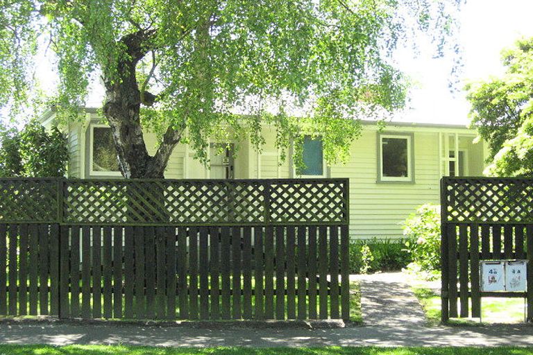 Photo of property in 4a Truman Road, Bryndwr, Christchurch, 8053